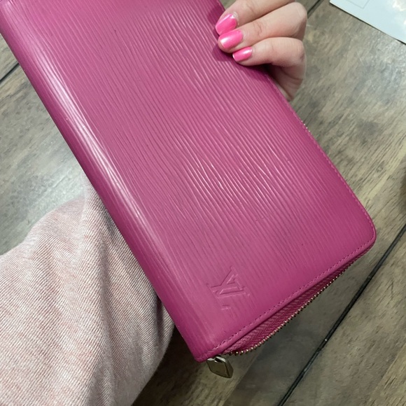 Louis Vuitton Zippy Organizer - Picture 8 of 8